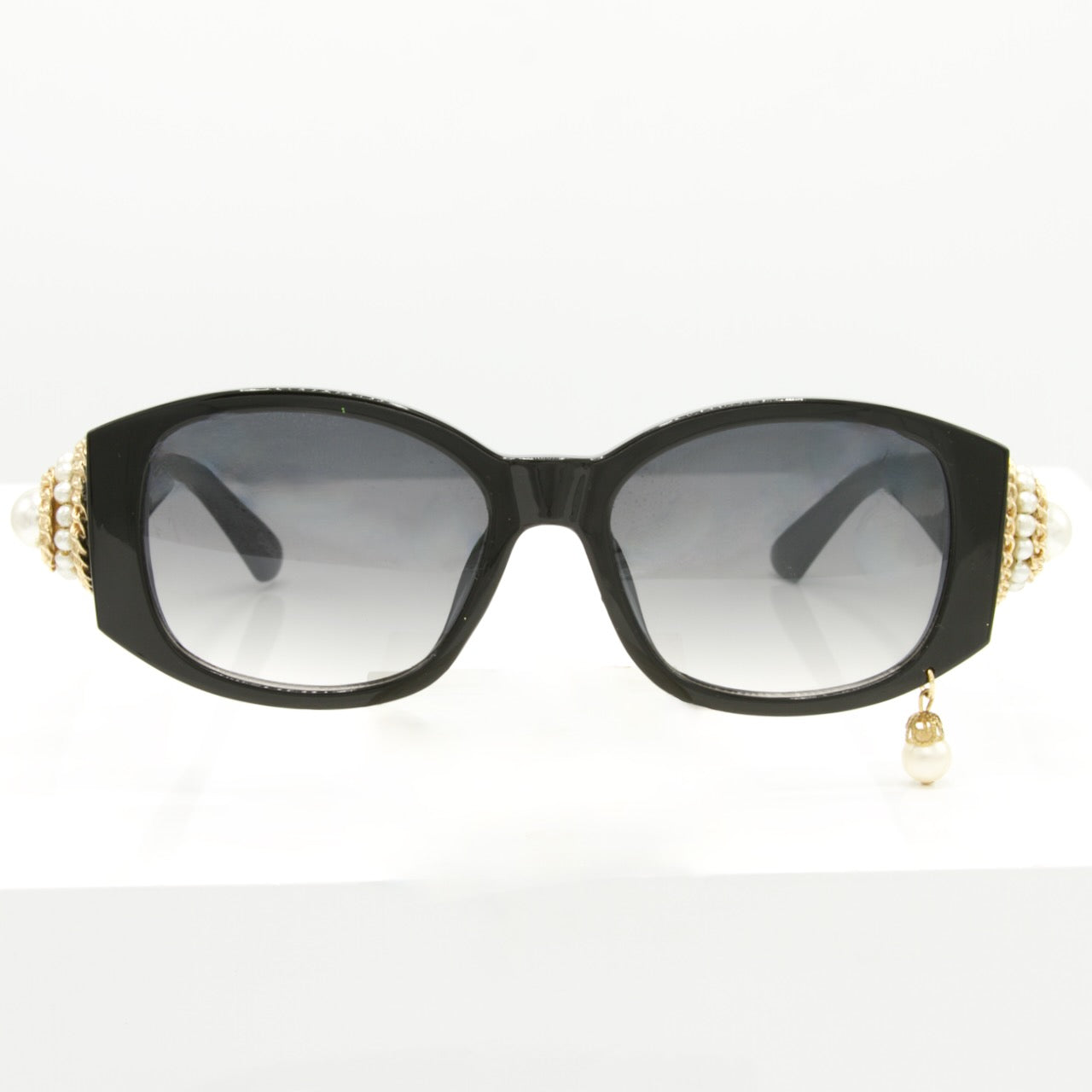 White Lotus Pearl Sunglasses
